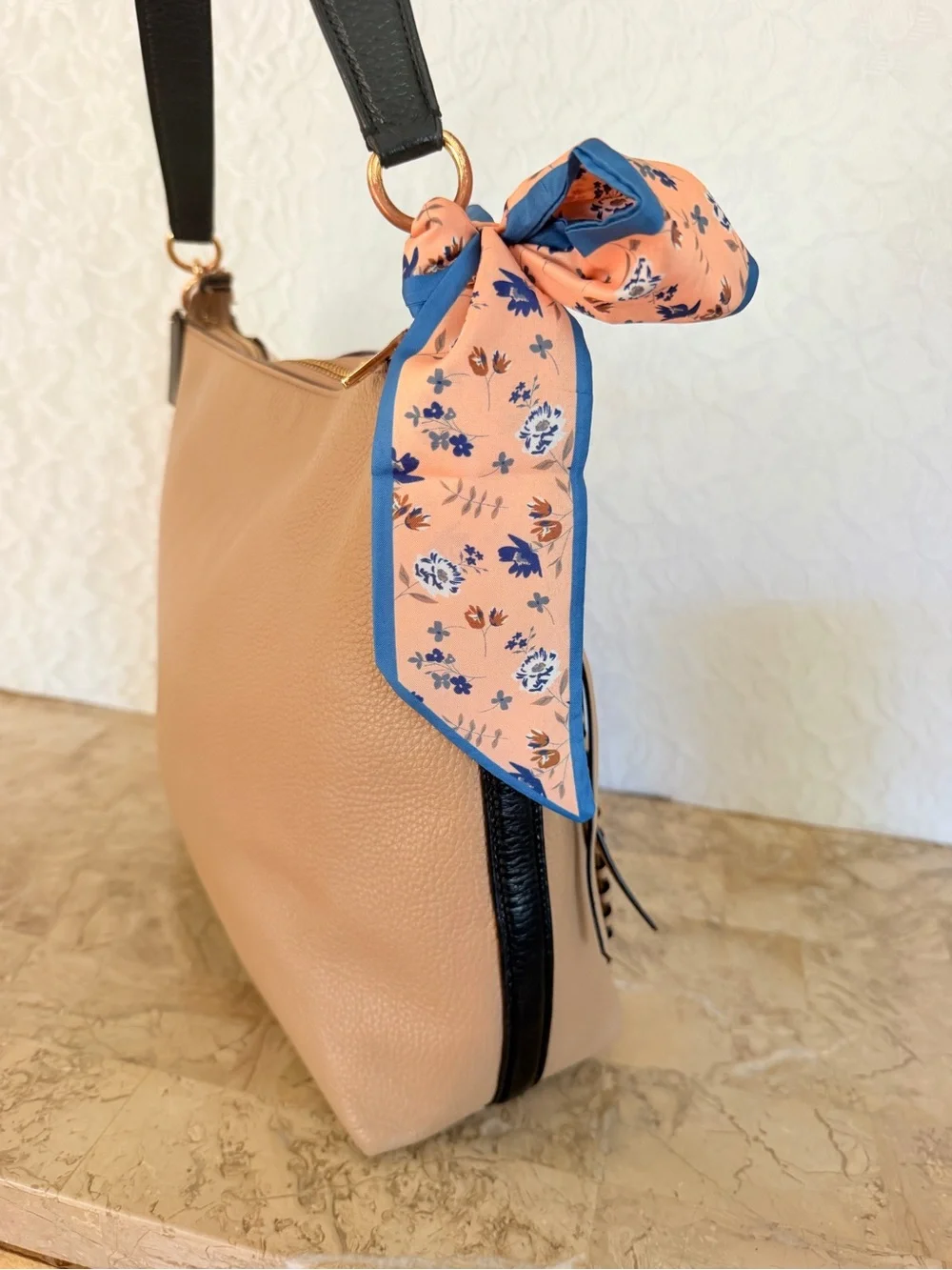 Coach Marlon whipstitched Two-Tone Leather Shoulder Bag in Cream and Tan 91156
